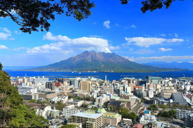 青空と桜島